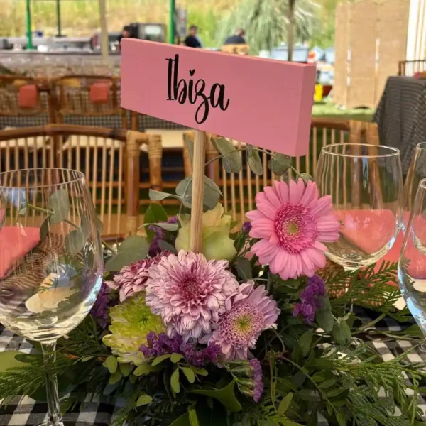 Letreros y carteles para bodas en Madrid - La Colmena Eventos