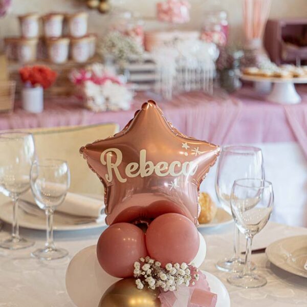 centro-de-mesa-con-globos-para-comunion-
